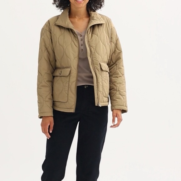 Women’s Quilted Jacket - Picture 2 of 4